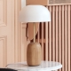 NINA - lampe de table métal et chêne H41 cm