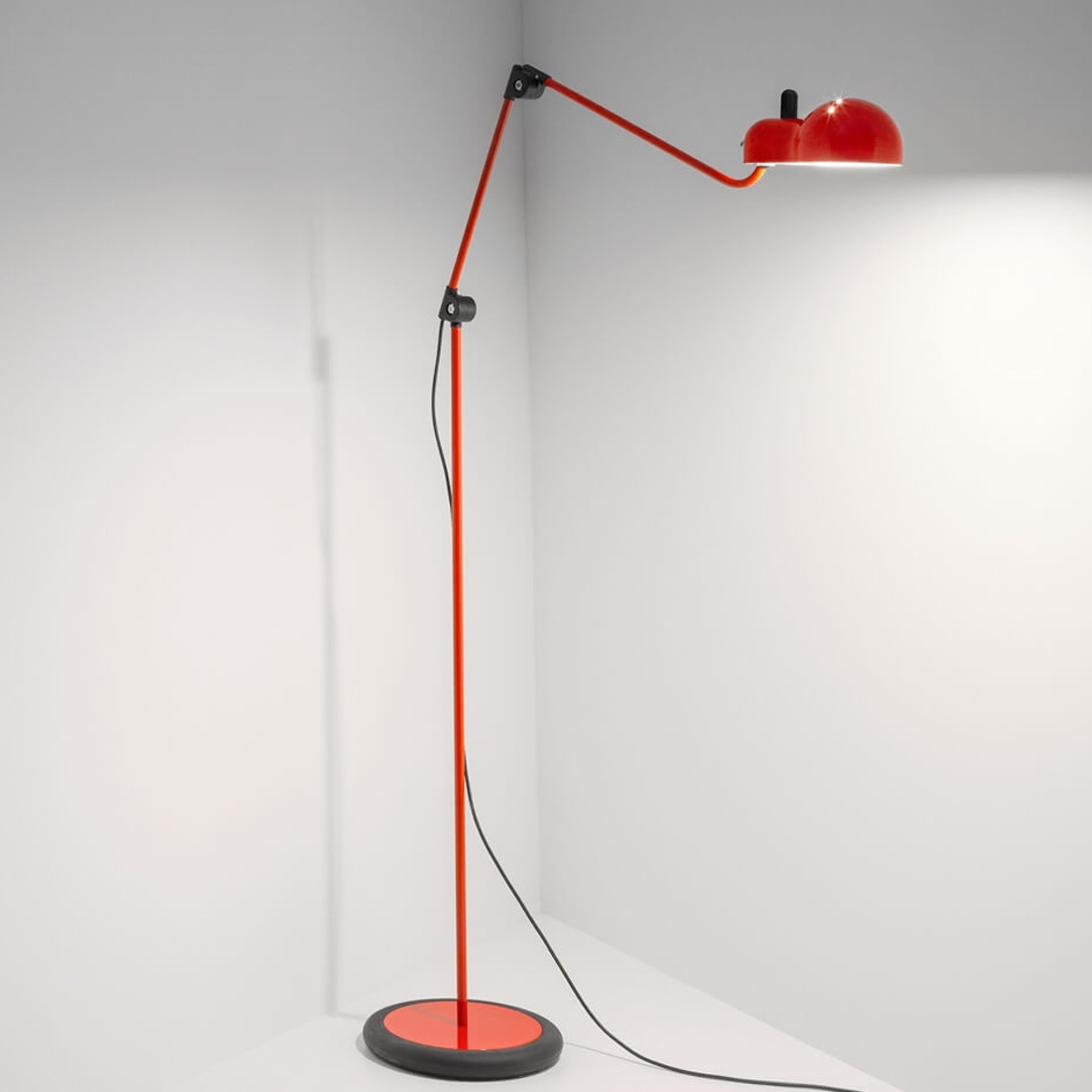 lampadaire led orientable TOPO de Joe Colombo - marque Stilnovo