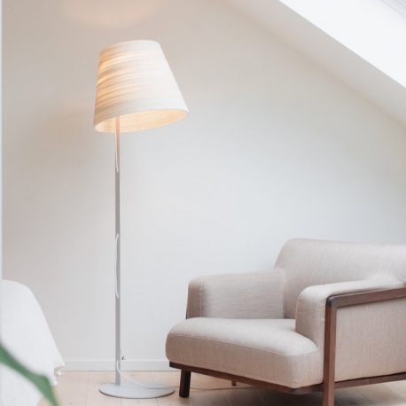 TILT - lampadaire en carton recyclé